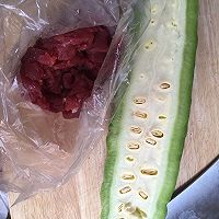牛肉炒苦瓜的做法图解1