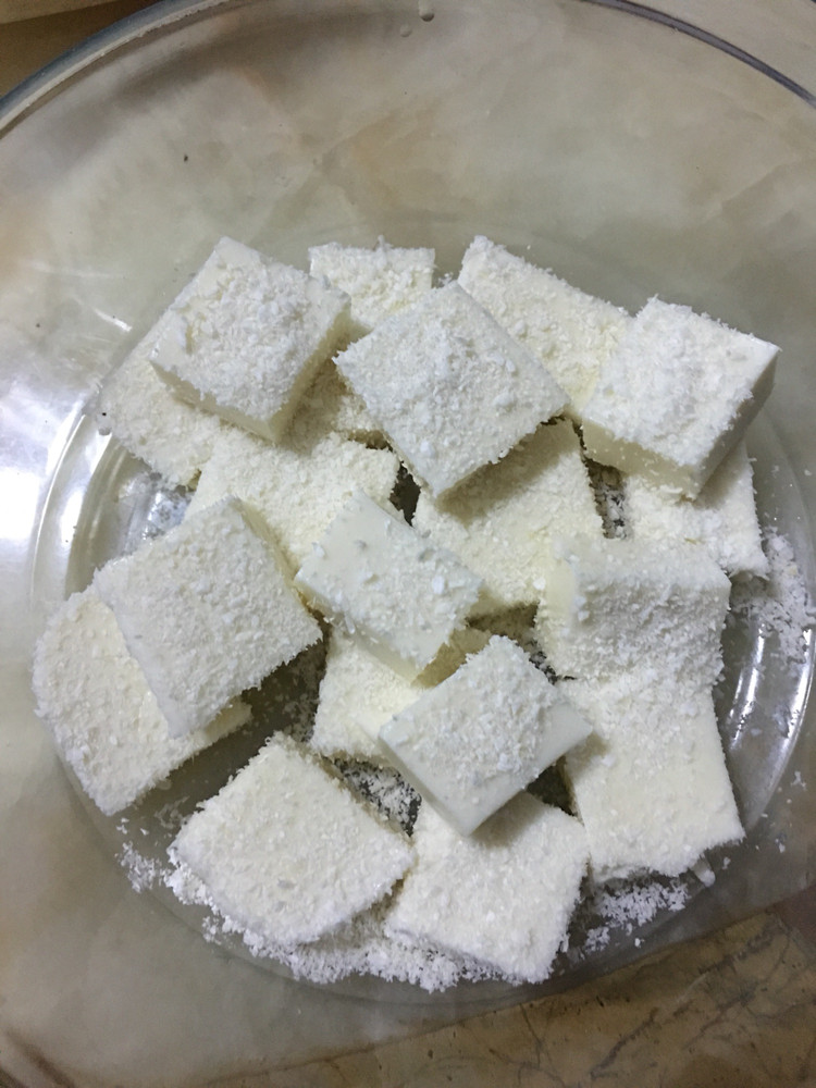 椰丝牛奶小方块的做法
