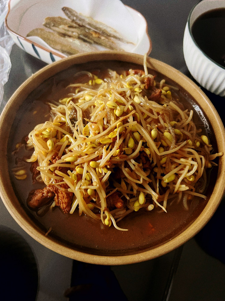 豆芽炖粉条的做法