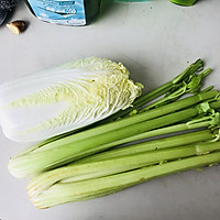 白菜饺子➕芹菜饺子的做法图解1