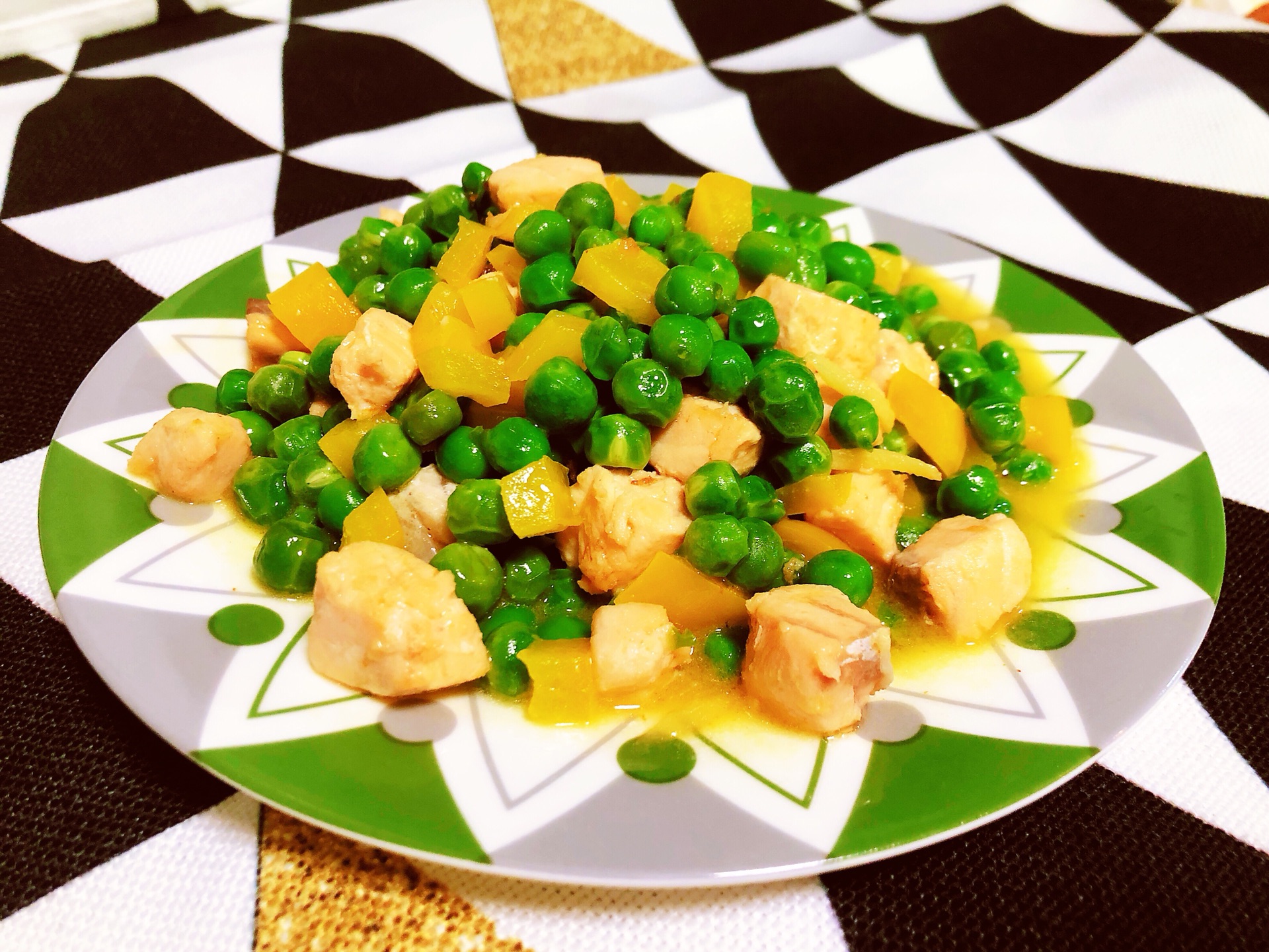 Fried salmon with peas