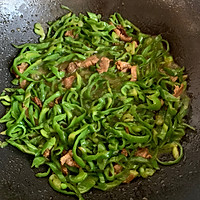 青椒炒肉丝的做法图解7