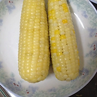 水煮玉米的做法图解2