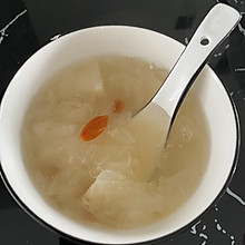 银耳雪梨羹（小吊梨汤）