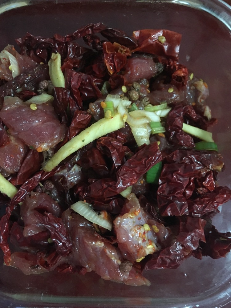 椒麻牛肉干的做法图解1