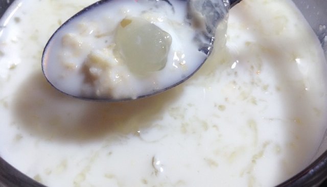 杏仁燕窝皂角米牛奶燕麦粥的做法