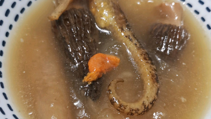 海马炖羊肚菌汤