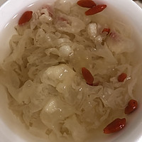 桃胶皂角米炖雪燕的做法图解2