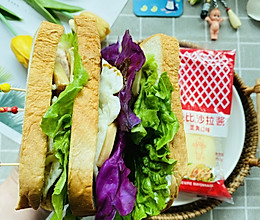 #丘比三明治#黑椒酱鸡肉饼蛋白蔬菜水果超能量三明治的做法