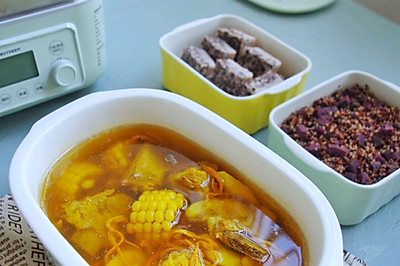 虫草花排骨汤+红豆年糕+藜麦紫薯饭
