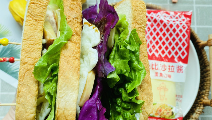 黑椒酱鸡肉饼蛋白蔬菜水果超能量三明治