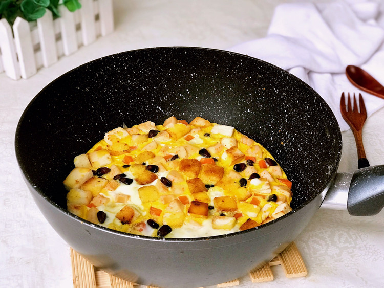 什锦馒头丁蛋饼的做法