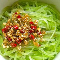 凉拌莴笋的做法图解1