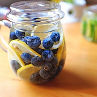 蓝莓柠檬水的做法图解3