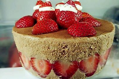 草莓巧克力慕斯蛋糕
