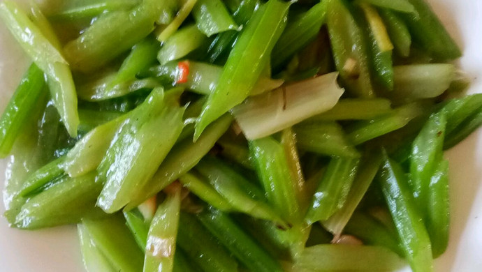 素炒芹菜