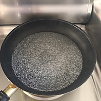冰糖草莓糖葫芦的做法图解2