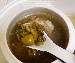 #流感季饮食攻略#青橄榄石斛排骨汤的做法