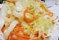 #让每餐蔬菜都营养美味#卷心菜胡萝卜丝的做法