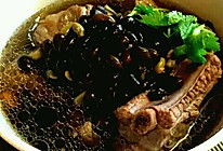 黑豆排骨汤的做法