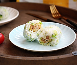 #餐桌上的春日限定#春日轻食 西兰花饭团的做法