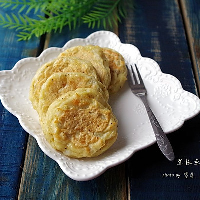 【自制健康美味小吃】黑椒鱼饼