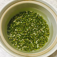绿豆百合薏米粥的做法图解4