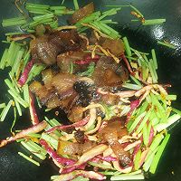 芹菜萝卜干炒腊肉的做法图解13