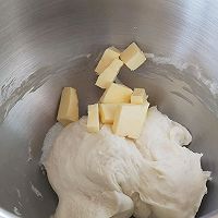 宝宝爱不释手的卡通肉松小餐包的做法图解5