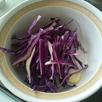 甘蓝叉烧面的做法图解3