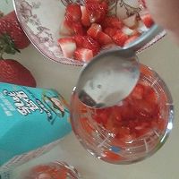 简单草莓酸奶.的做法图解5