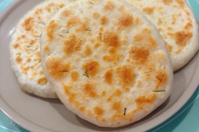 茴香鸡蛋馅饼