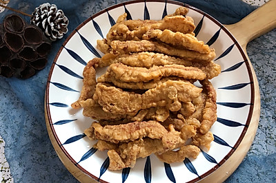 蒜香香酥里脊肉条，肉质香嫩，外表酥脆