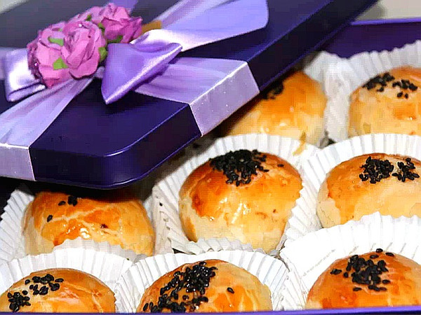 紫薯椰蓉蛋黄月饼