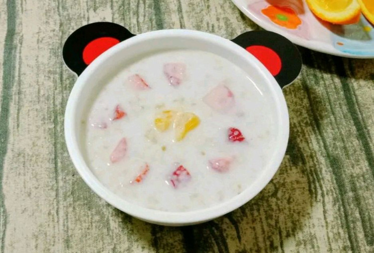 奶香水果燕麦粥 (宝宝辅食）的做法