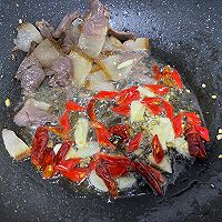 腊肉烧油豆腐的做法图解3