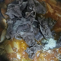 酸汤肥牛金针菇的做法图解8