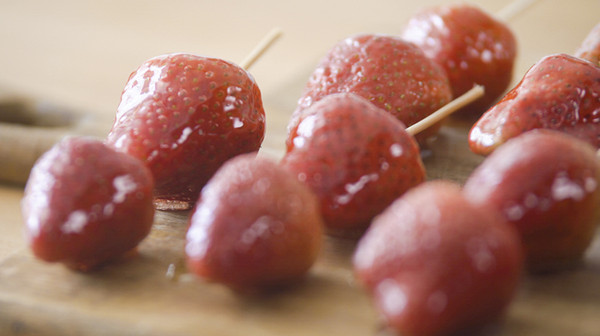 自制草莓冰糖葫芦