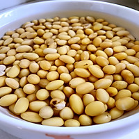 筒骨黄豆汤的做法图解1