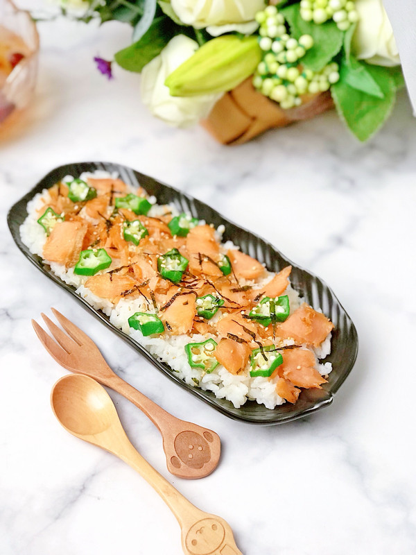 三文鱼秋葵散寿司