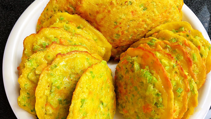 杂蔬鸡蛋小米饼