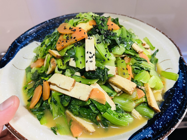 豆干小白菜的做法