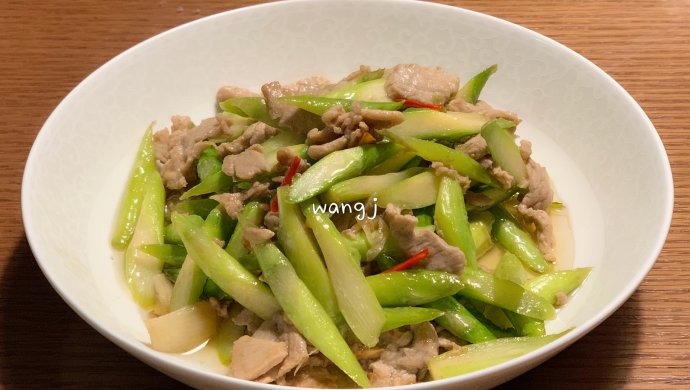 里脊肉炒芦笋