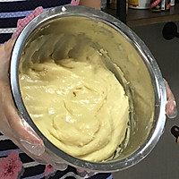 广式豆沙咸蛋黄月饼的做法图解4