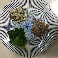 香菇油菜牛肉烩饭的做法图解1