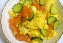 西红柿黄瓜炒鸡蛋的做法