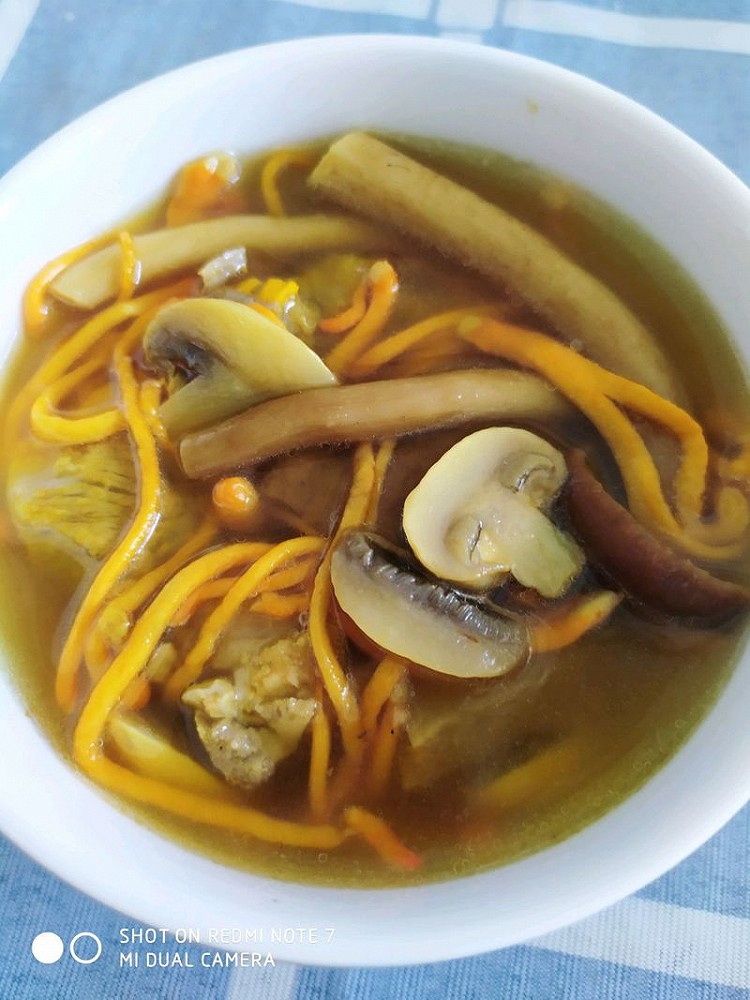 鲜菇排骨汤的做法