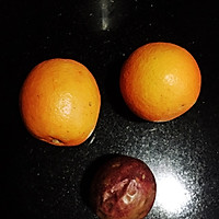 超简单的快手排毒百香果橙汁的做法图解1
