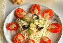 #丘比小能手料理课堂#圣女果黄瓜沙拉凉面的做法