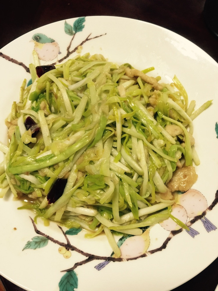 【佳佳姐私房菜】蒜黄炒鸡肉的做法